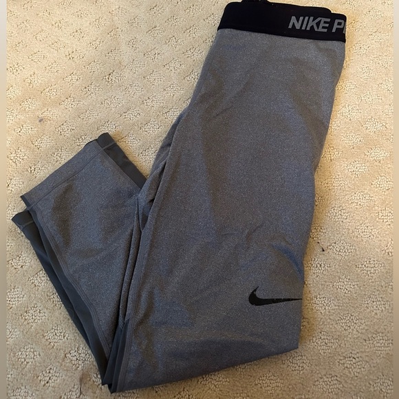 Nike Pro Gray Leggings - Picture 1 of 3